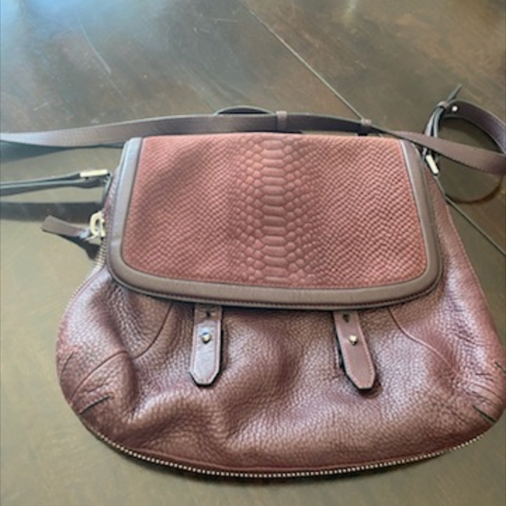 Elegant Burgundy Leather Shoulder Bag